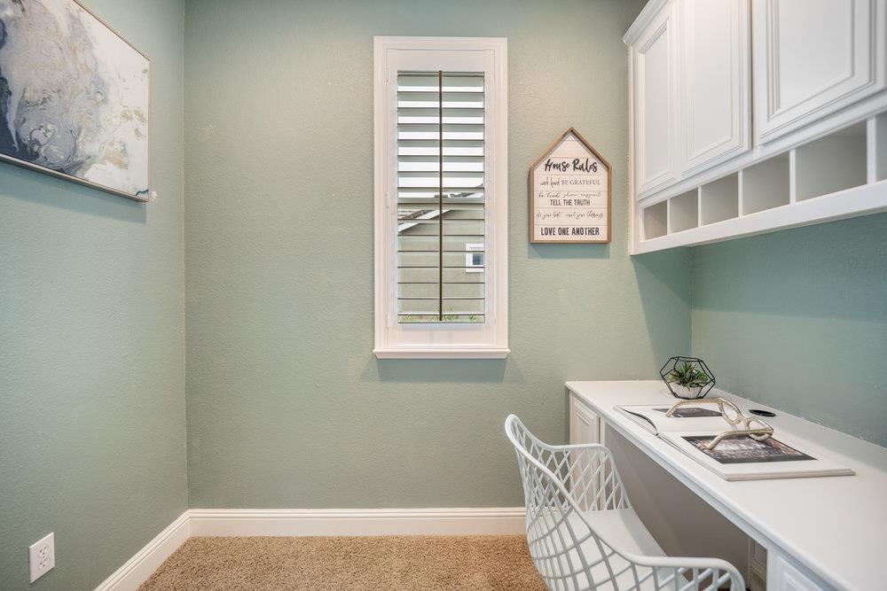 5813 Cajon Way Gilroy, CA 95020 - Photo 26 of 55 a dining room with a window