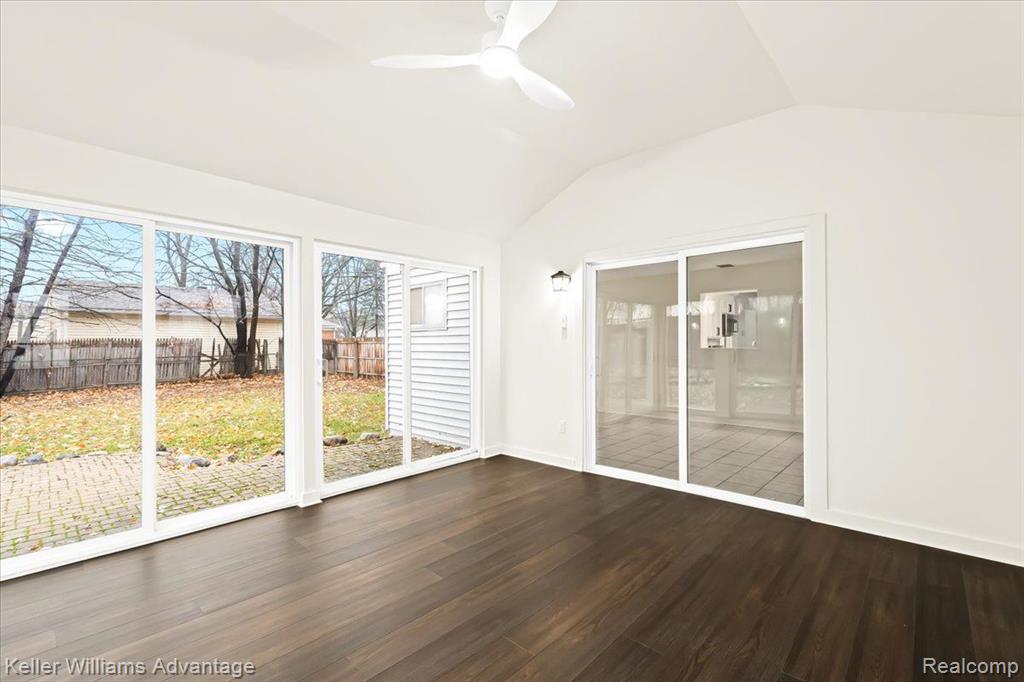 4801 Rioview Drive Clarkston, MI 48346 - Photo 16 of 28