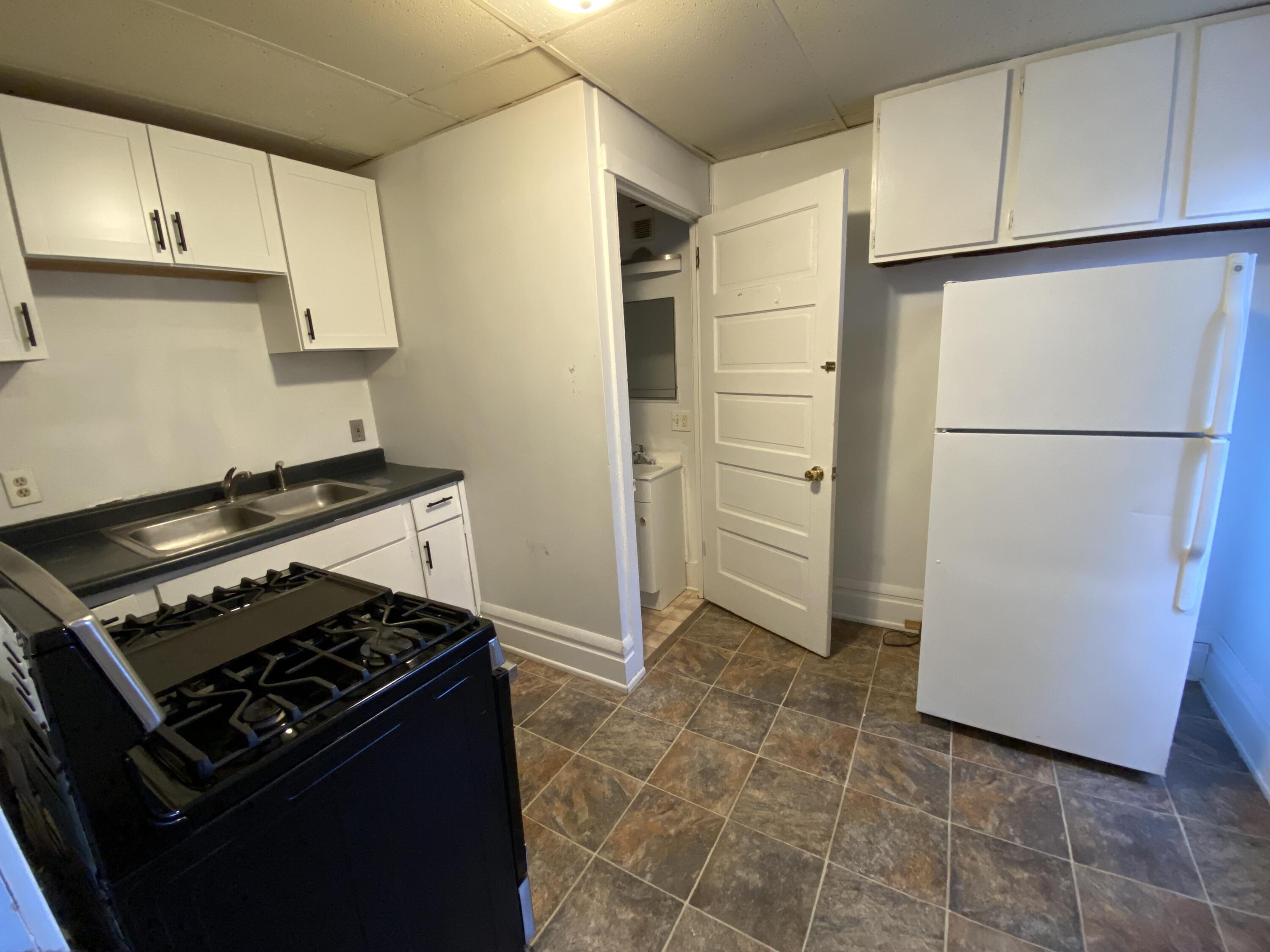 415 Davis Street Kalamazoo, MI 49007 - Photo 11 of 27 Photo Jan 12 2023, 11 21 07 AM