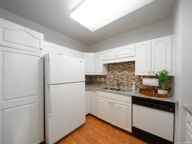 $4,248 | 1 Towers Park Lane, Unit 413, San Antonio, TX 78209