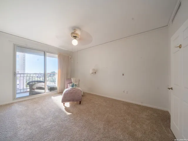 $4,248 | 1 Towers Park Lane, Unit 413, San Antonio, TX 78209