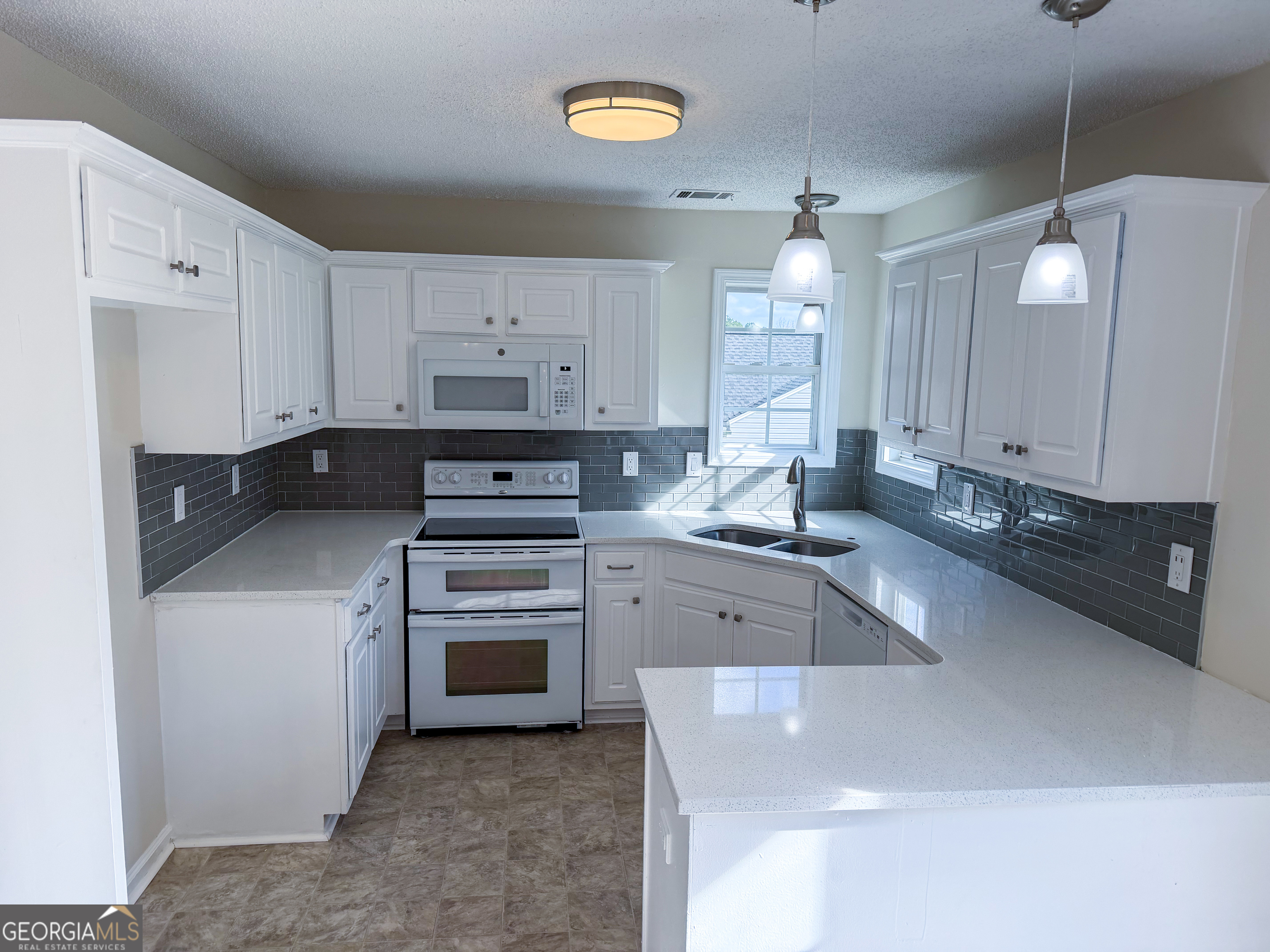 1119 Hummingbird Way Winder, GA 30680 - Photo 3 of 42