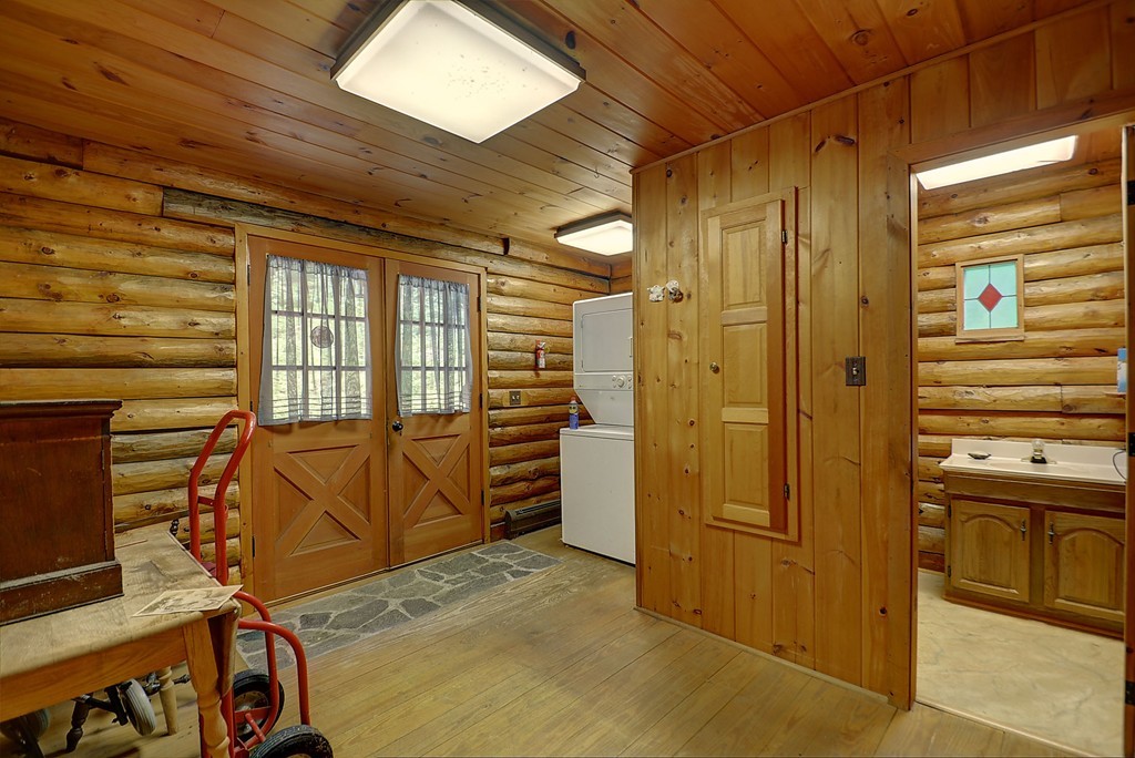 65 Allen Hill Road Holland, MA 01521 - Photo 10 of 29 a view of walk in closet