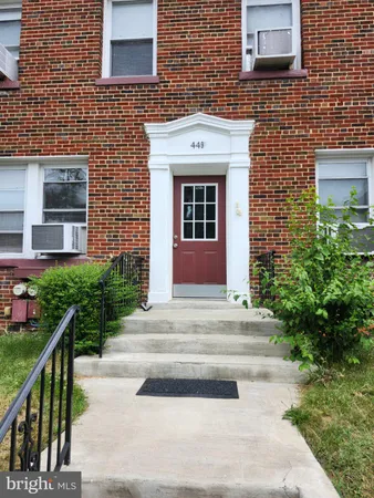 $1,800 | 449 Manor Place Northwest, Unit 1, Washington, DC 20010