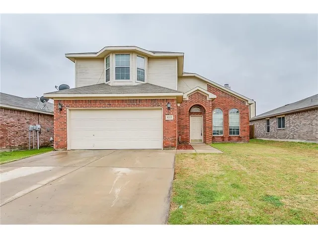 a view of a house with a outdoor space