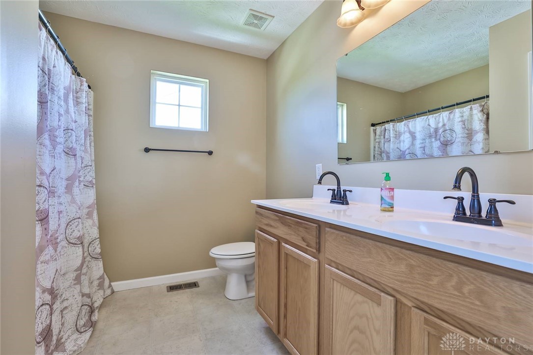 1929 Spring Ridge Drive Xenia, OH 45385 - Photo 20 of 33