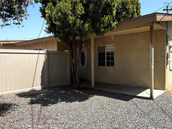 $2,150 | 8876 Cypress Avenue, Unit 3, Riverside, CA 92503