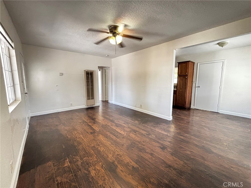 8876 Cypress Avenue, Unit 3 Riverside, CA 92503 - Photo 2 of 14 Living Room