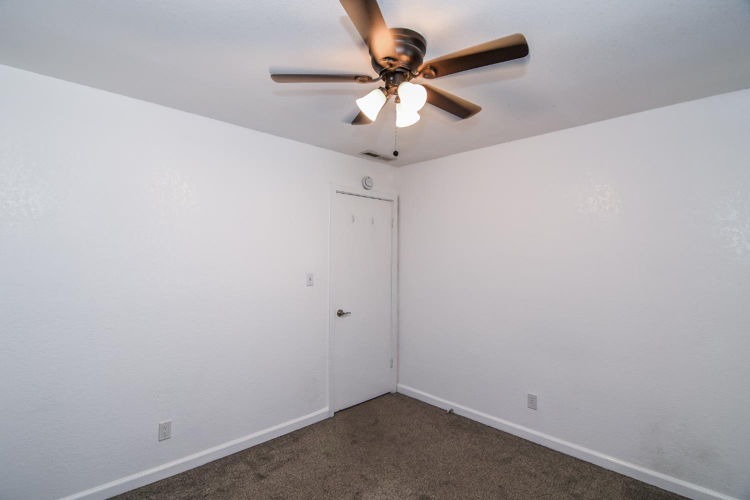 1139 Rivara Circle Sacramento, CA 95864 - Photo 35 of 72 a view of a small space with a fan