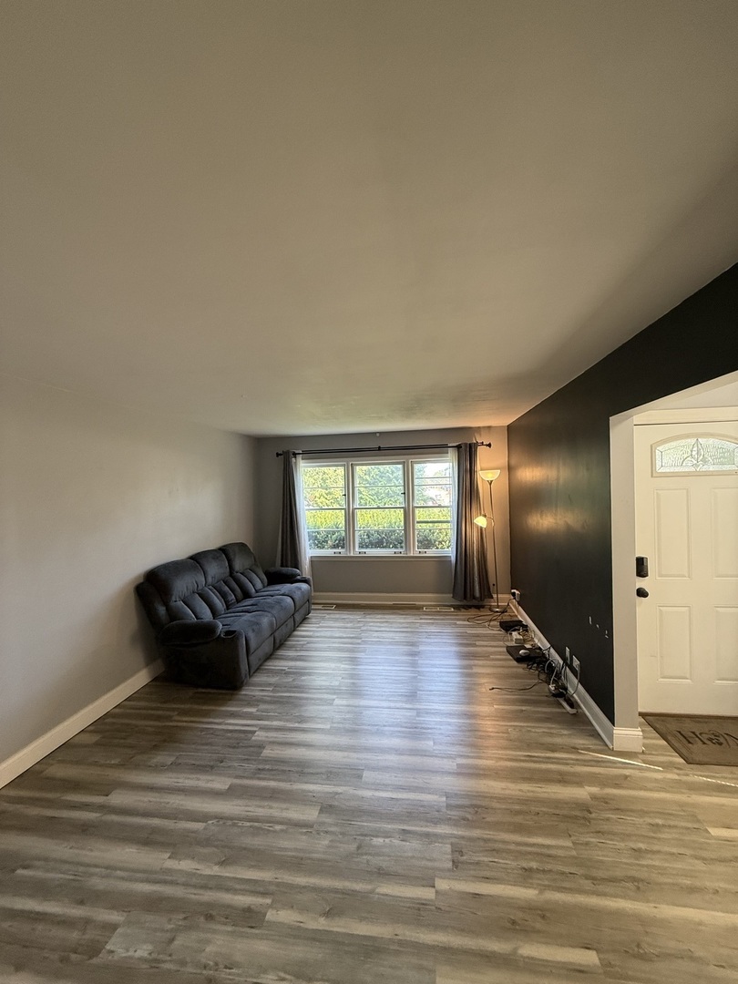 47 West Algonquin Road Des Plaines, IL 60018 - Photo 6 of 56 Gallery Image 6