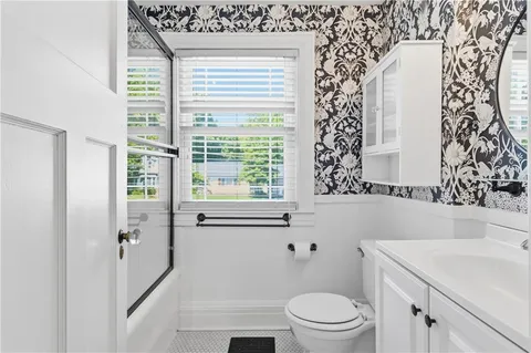 $430,000 | 6815 Lamar Avenue, Overland Park, KS 66204