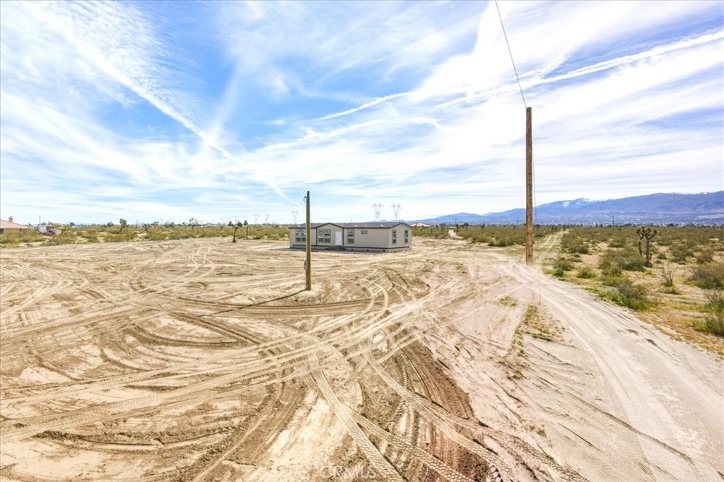 1139 Bonanza Road Phelan, CA 92371 - Photo 29 of 34