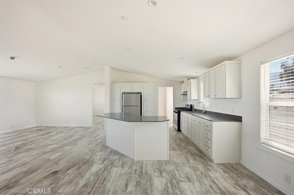 1139 Bonanza Road Phelan, CA 92371 - Photo 6 of 34