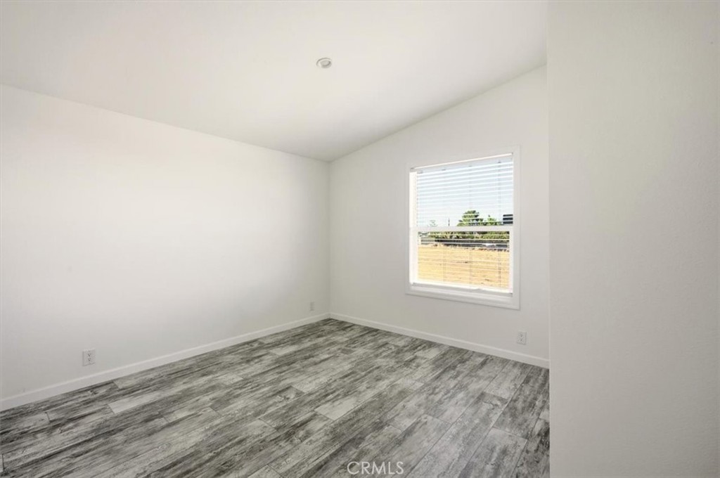 1139 Bonanza Road Phelan, CA 92371 - Photo 9 of 34