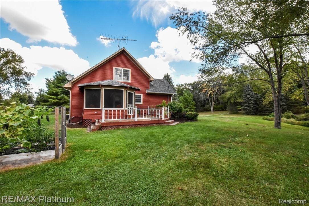 937 Gulley Road Howell, MI 48843 - Photo 5 of 38 DSC_6926.jpg