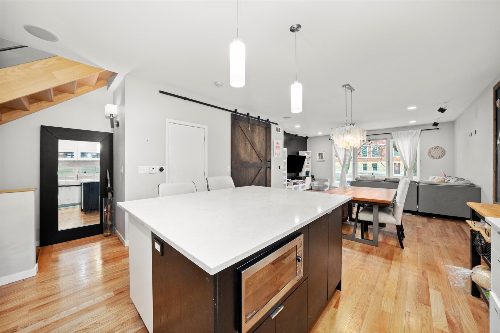 2028 North Point Street Chicago, IL 60647 - Photo 11 of 41
