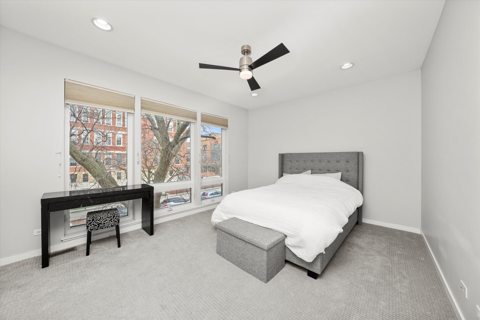 2028 North Point Street Chicago, IL 60647 - Photo 17 of 41