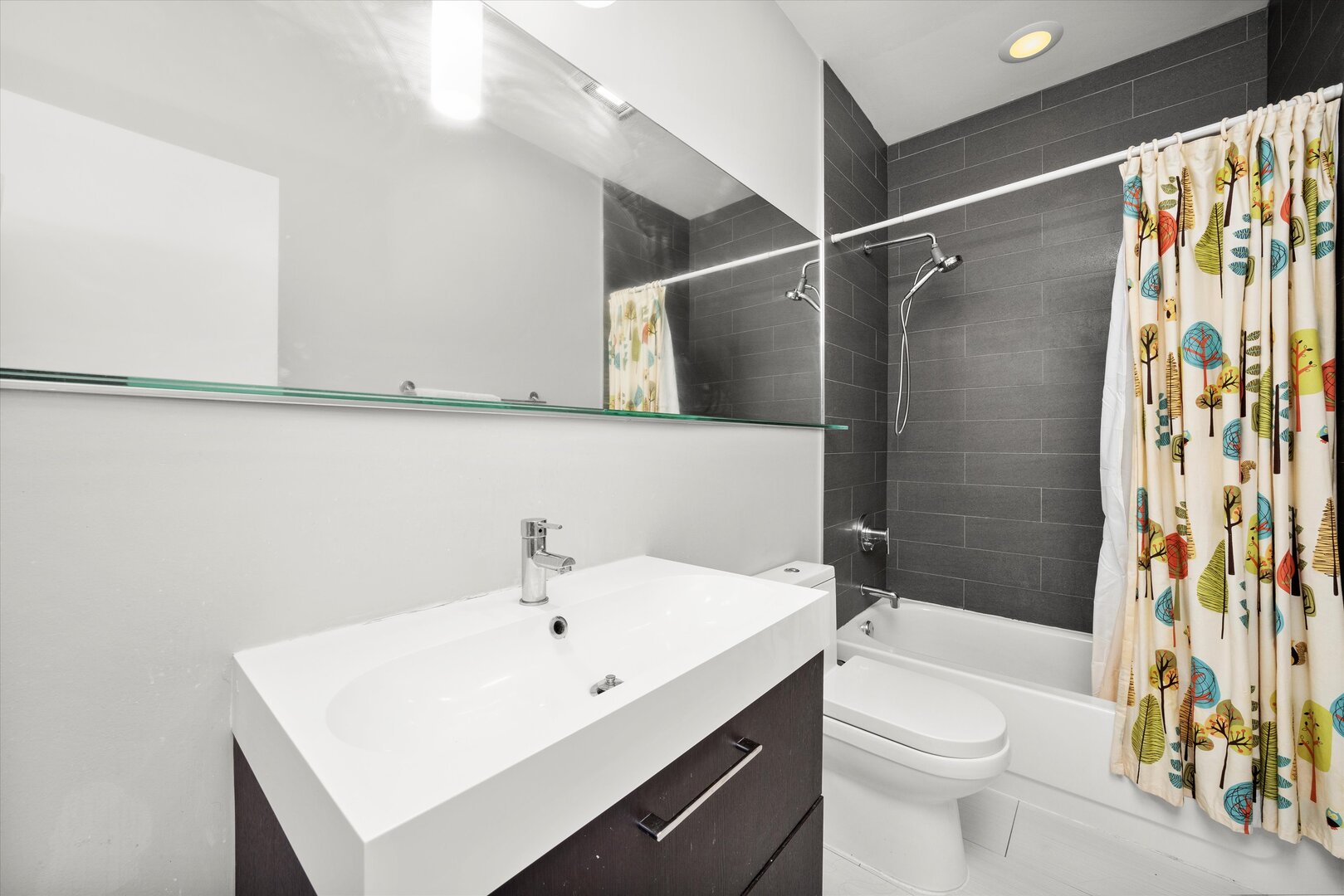 2028 North Point Street Chicago, IL 60647 - Photo 25 of 41