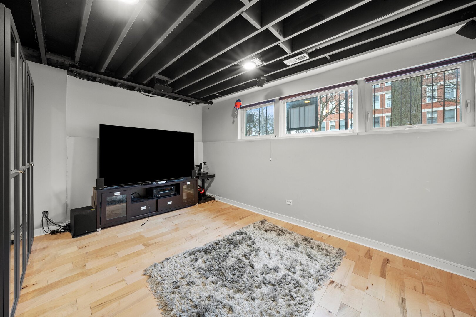 2028 North Point Street Chicago, IL 60647 - Photo 32 of 41