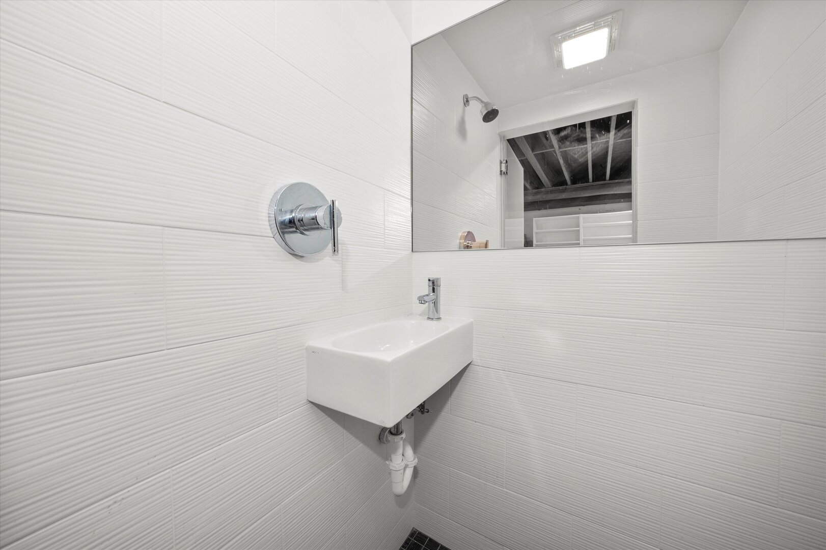2028 North Point Street Chicago, IL 60647 - Photo 33 of 41