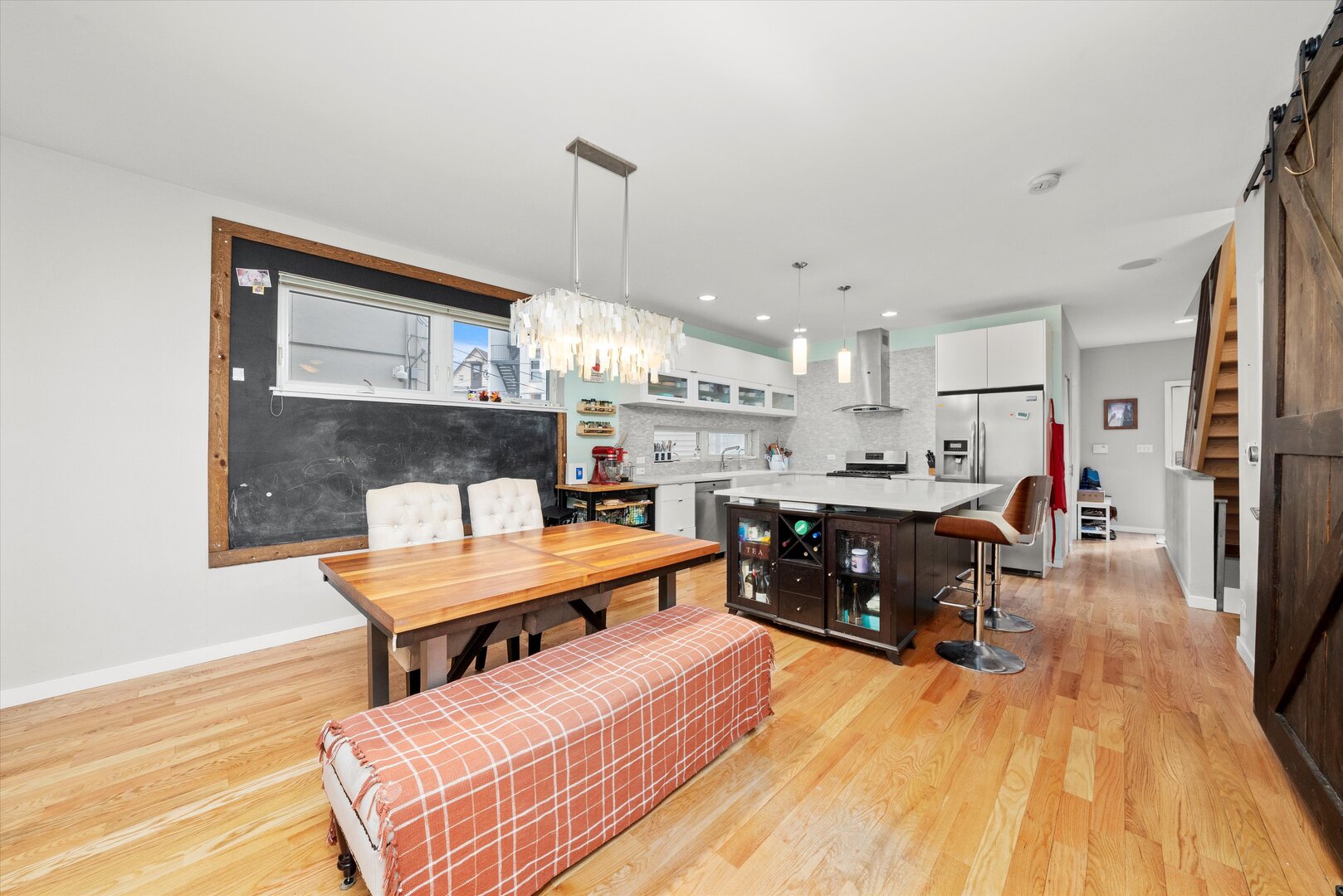 2028 North Point Street Chicago, IL 60647 - Photo 6 of 41