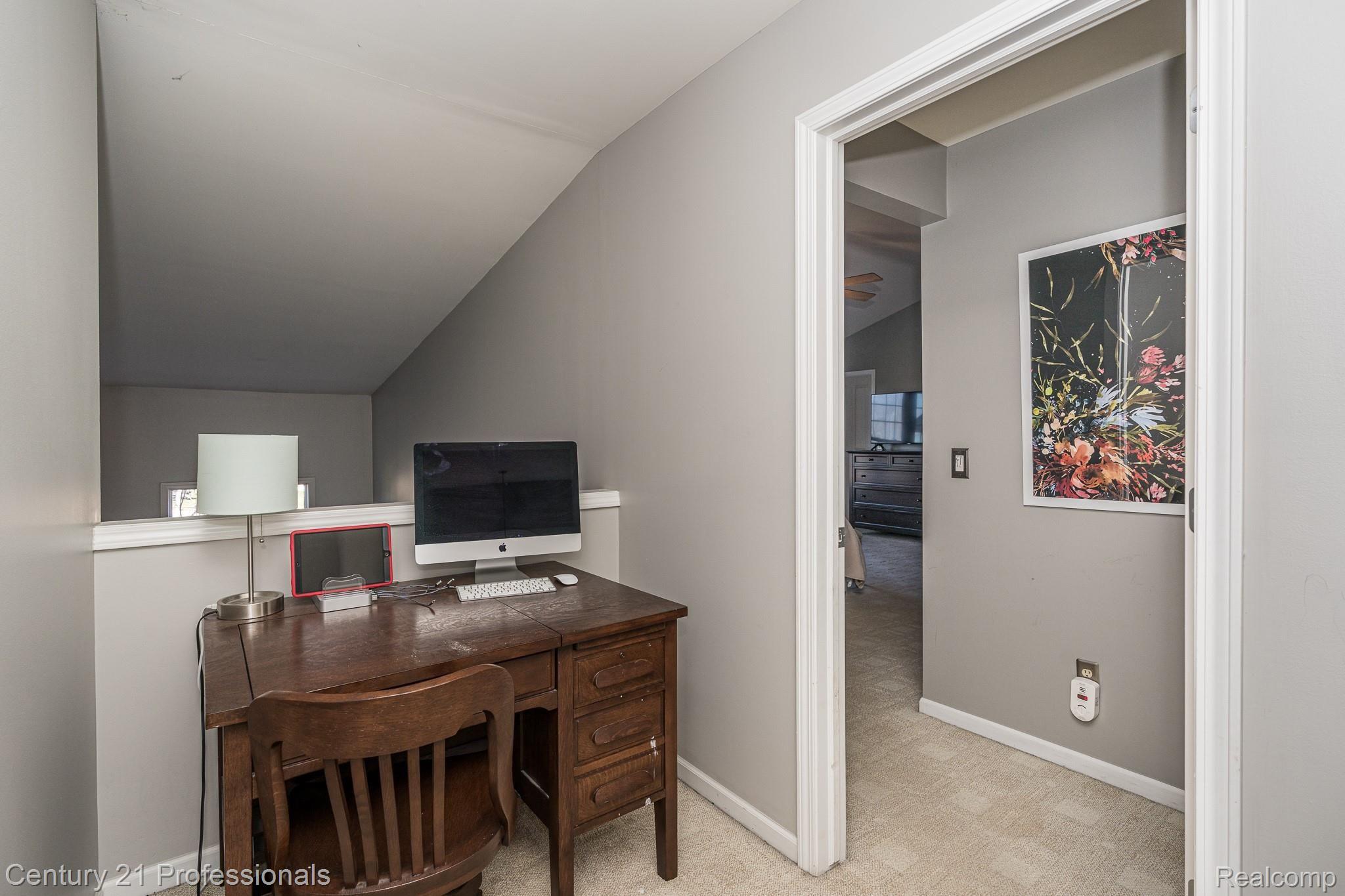 4245 Holly Lane Rochester, MI 48306 - Photo 29 of 48 upstairs nook.jpg