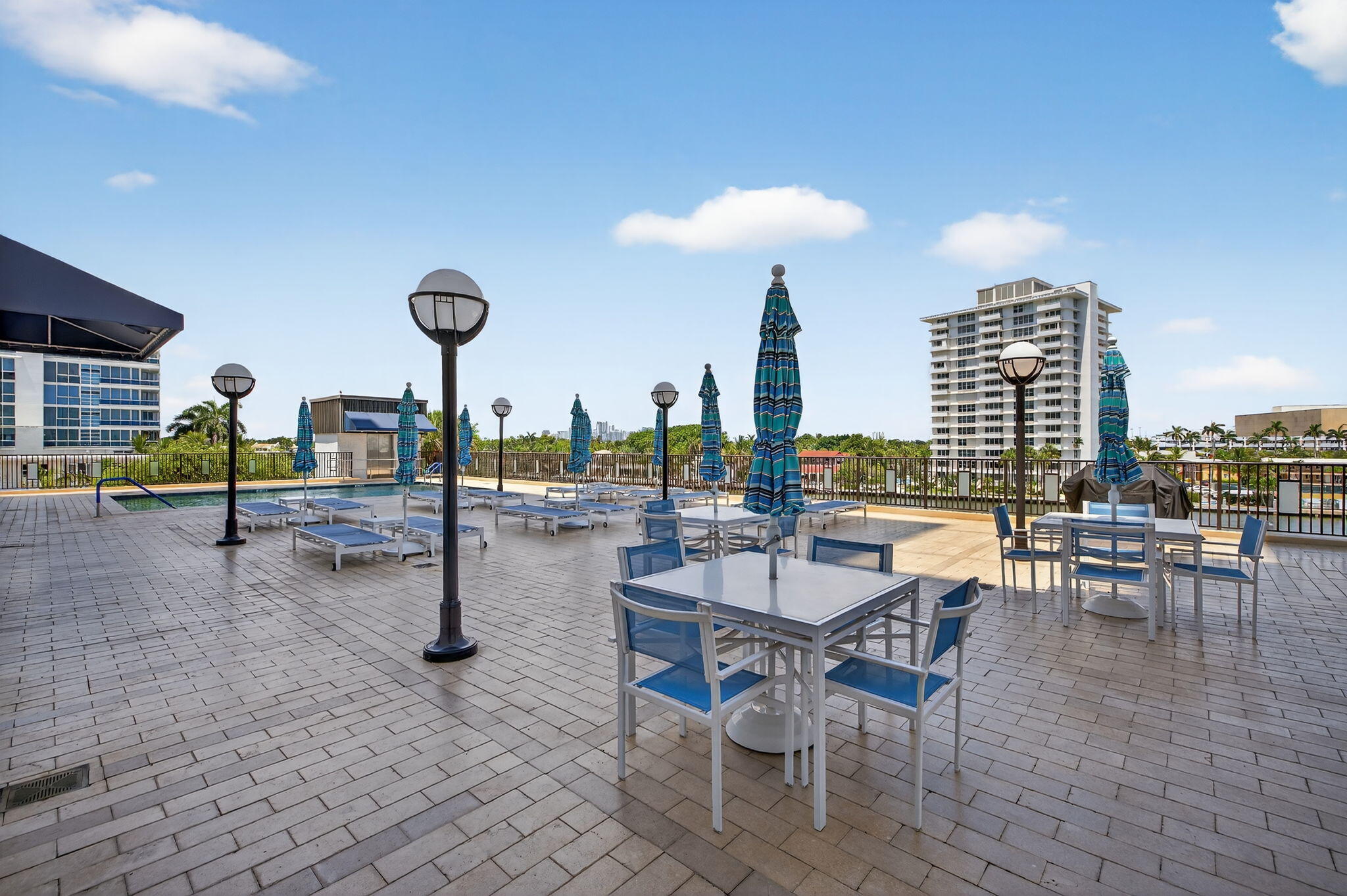 777 Bayshore Drive, Unit 1003 Fort Lauderdale, FL 33304 - Photo 32 of 49 Pool area