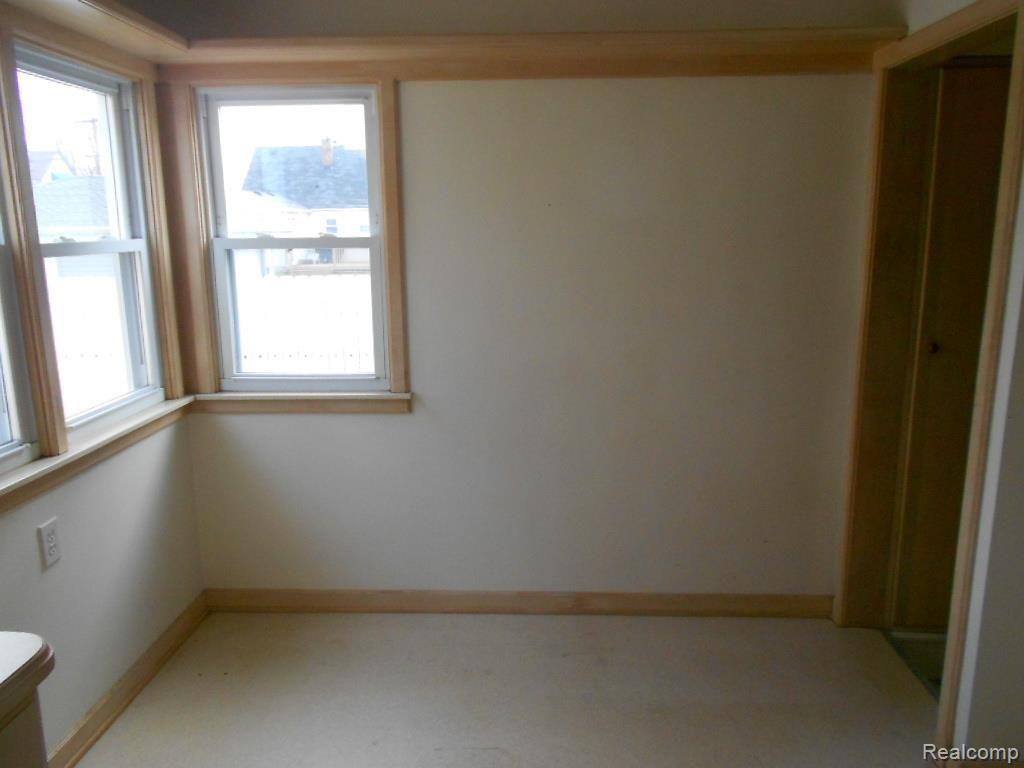 28460 Bridge Street Garden City, MI 48135 - Photo 8 of 20 Kitchen 2.jpg