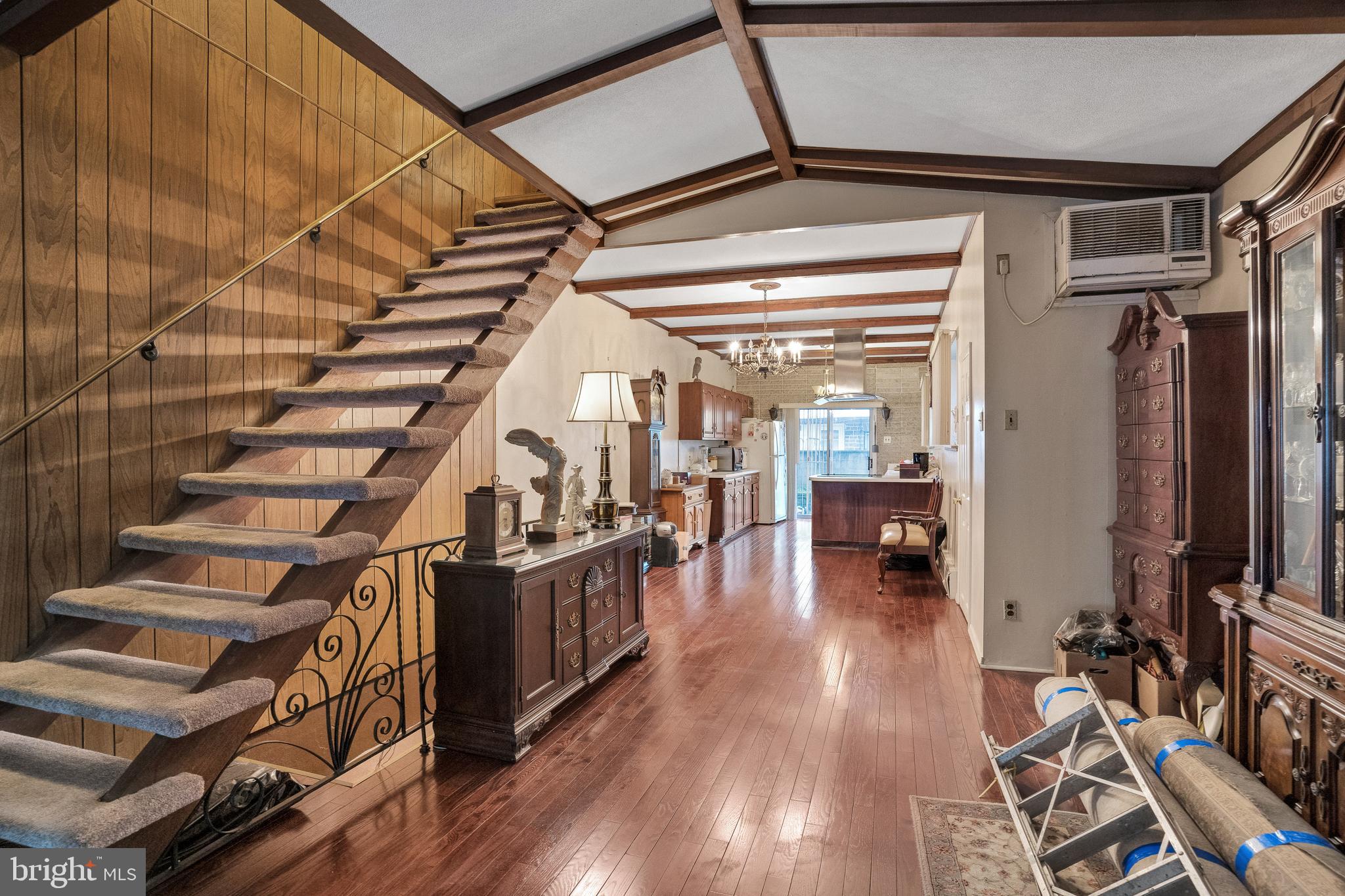 725 Reed Street Philadelphia, PA 19147 - Photo 4 of 34 Floating Staircase