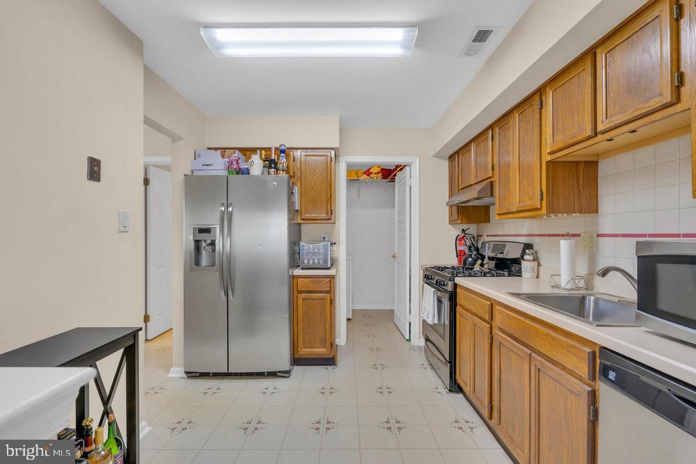 3505 Fenwick Lane Mount Laurel, NJ 08054 - Photo 20 of 34