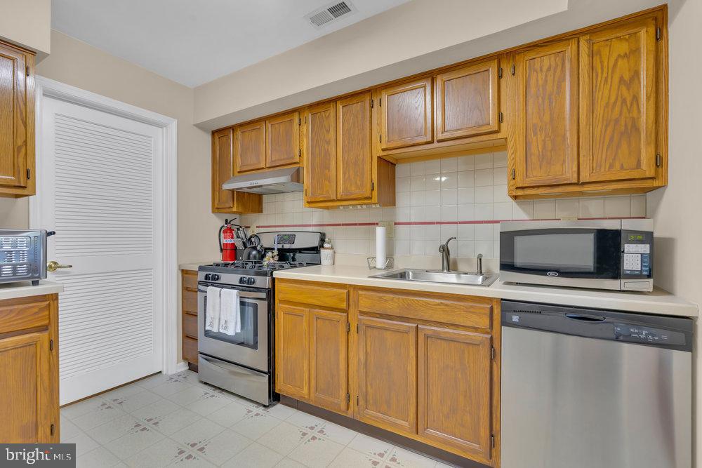 3505 Fenwick Lane Mount Laurel, NJ 08054 - Photo 21 of 34