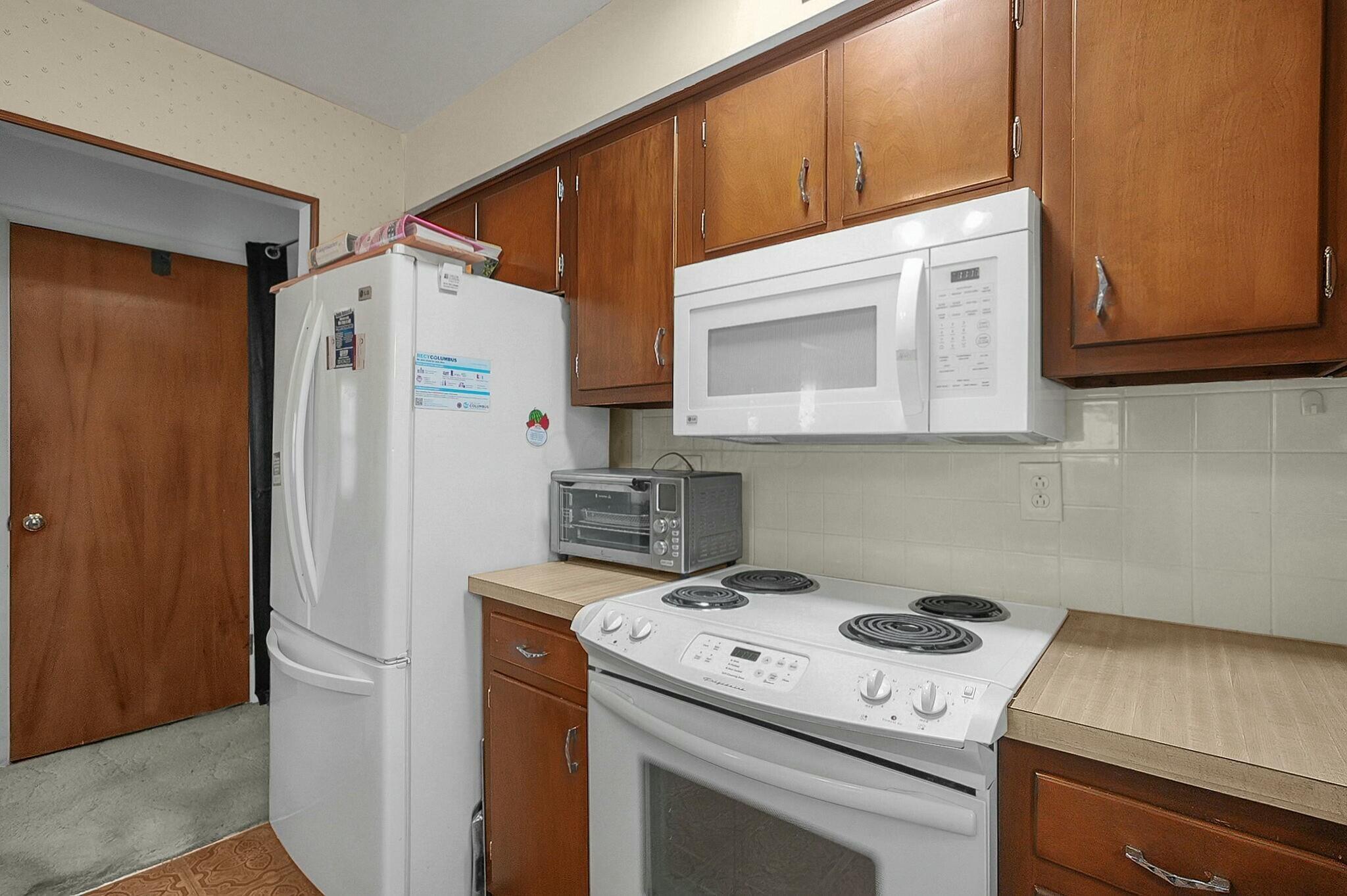 6068 Endicott Road Columbus, OH 43229 - Photo 10 of 23 tempImageucz9Hz