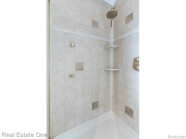 2111 Lone Tree Road Milford, MI 48380 - Photo 34 of 56 54_44.jpg