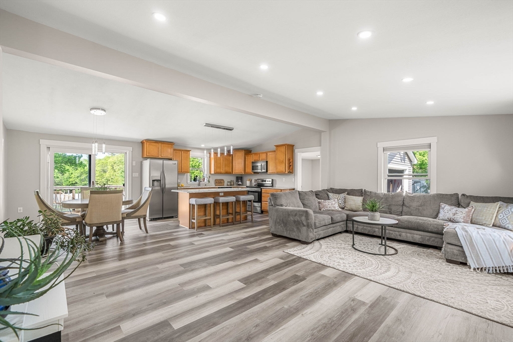 102 Kimball Road Amesbury, MA 01913 - Photo 3 of 42