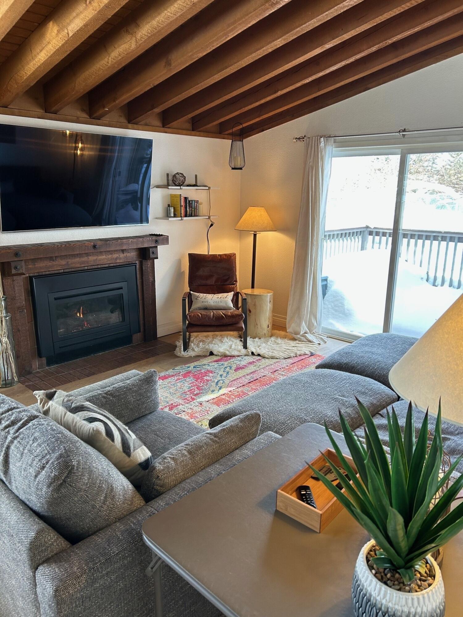 3516 Ranch Condo Drive Sun Valley, ID 83353 - Photo 4 of 17 3516 Liv 1