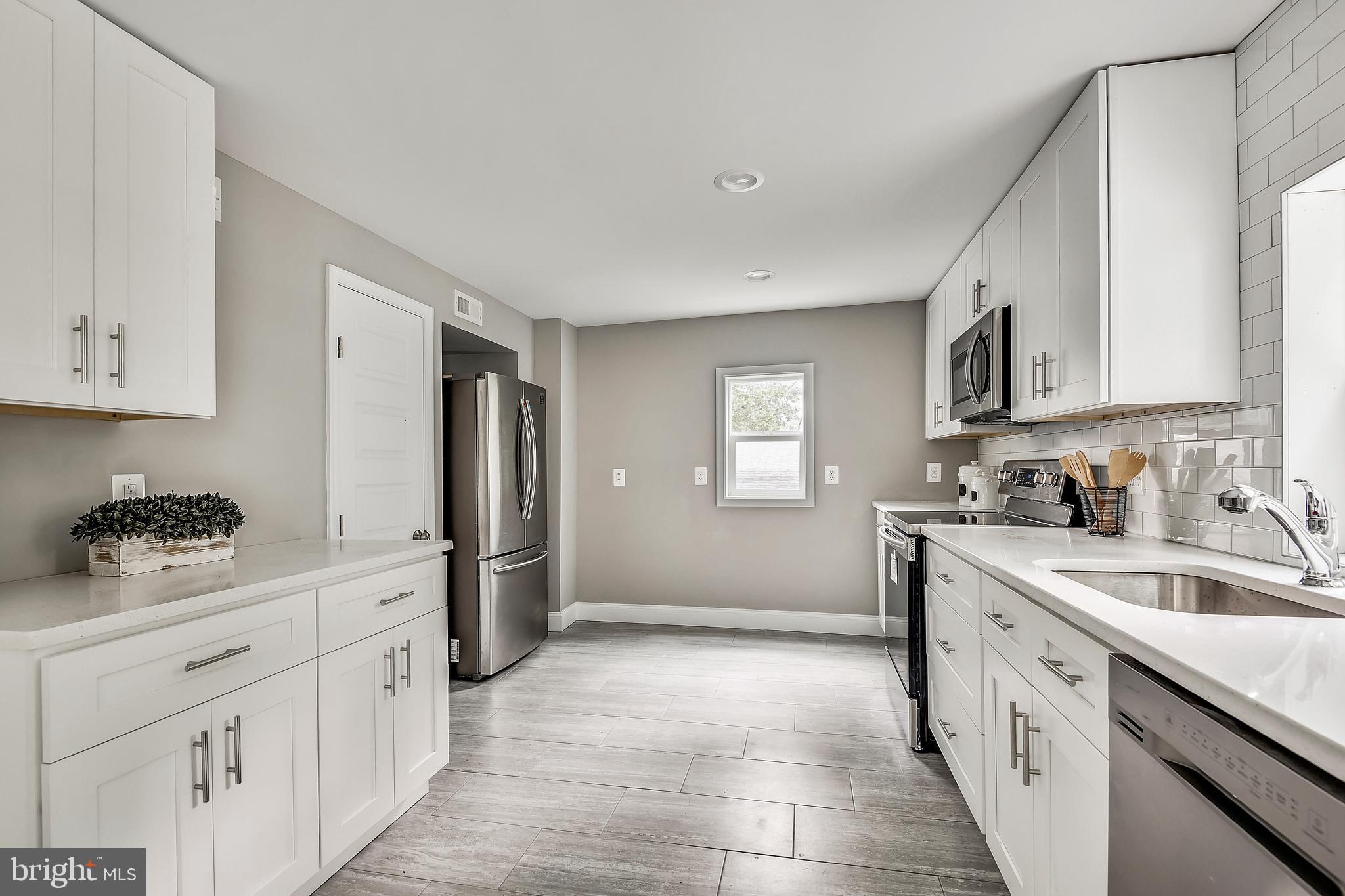 8017 Ridgely Oak Road Baltimore, MD 21234 - Photo 12 of 33