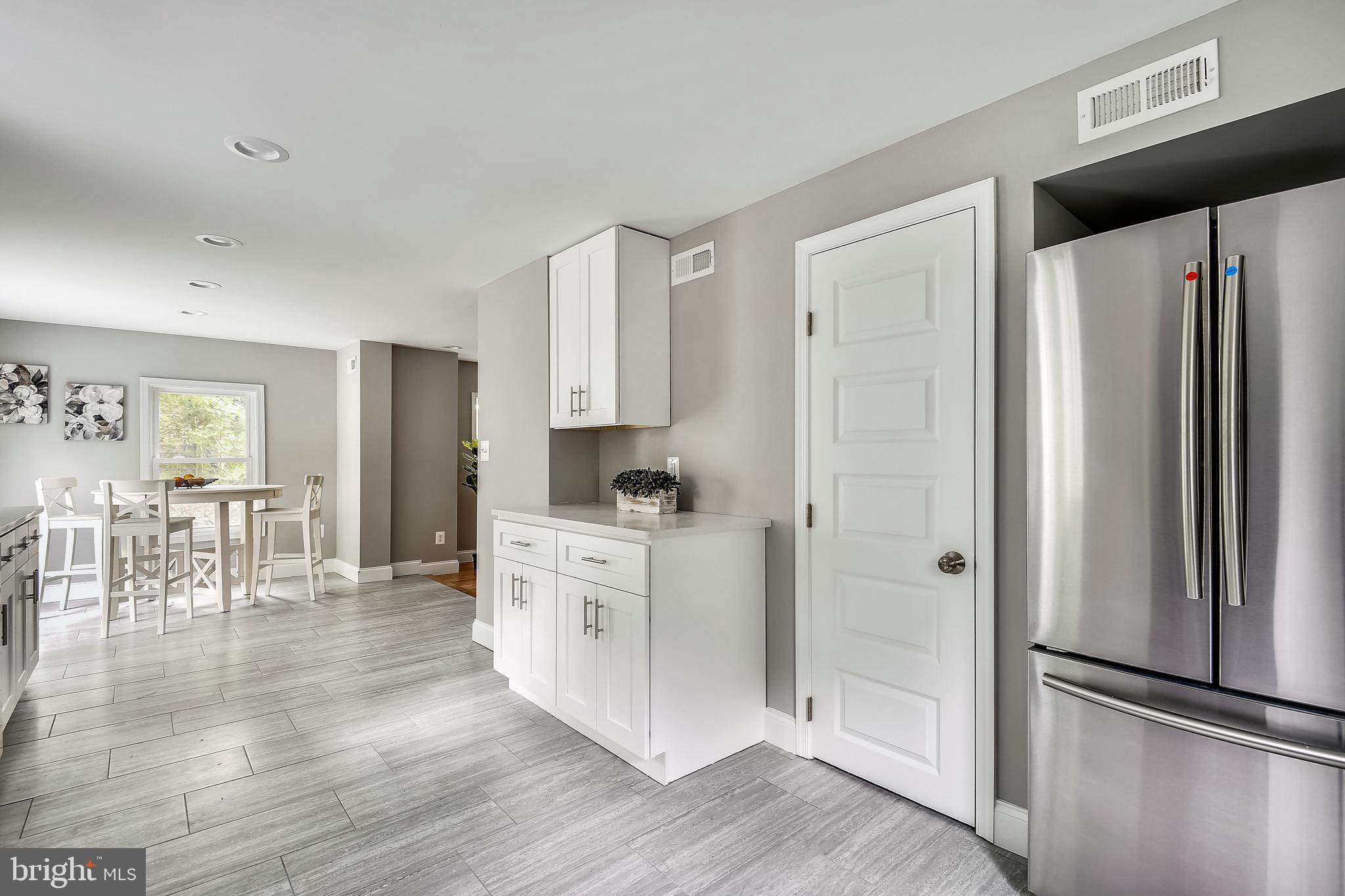 8017 Ridgely Oak Road Baltimore, MD 21234 - Photo 13 of 33