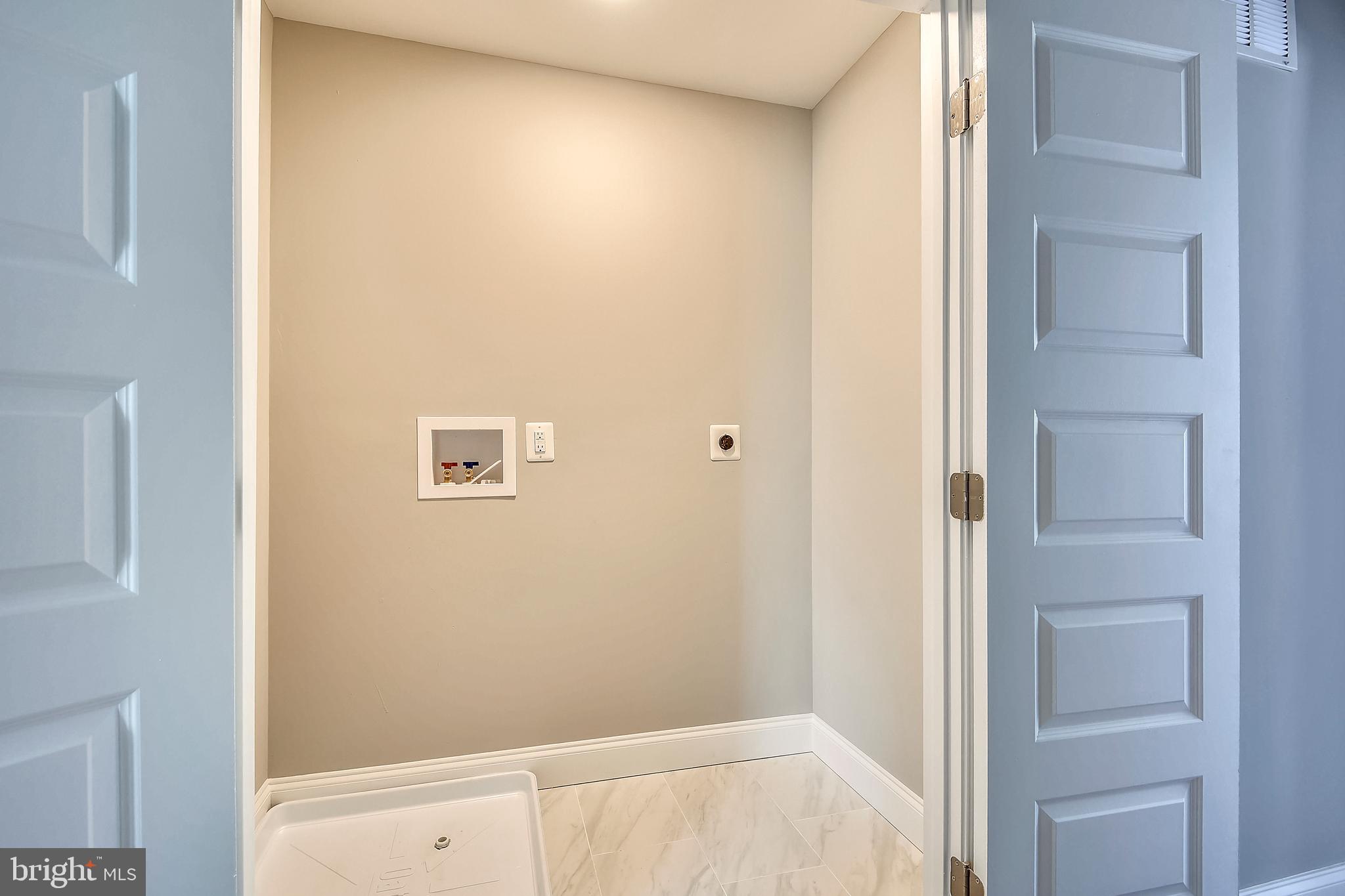 8017 Ridgely Oak Road Baltimore, MD 21234 - Photo 18 of 33