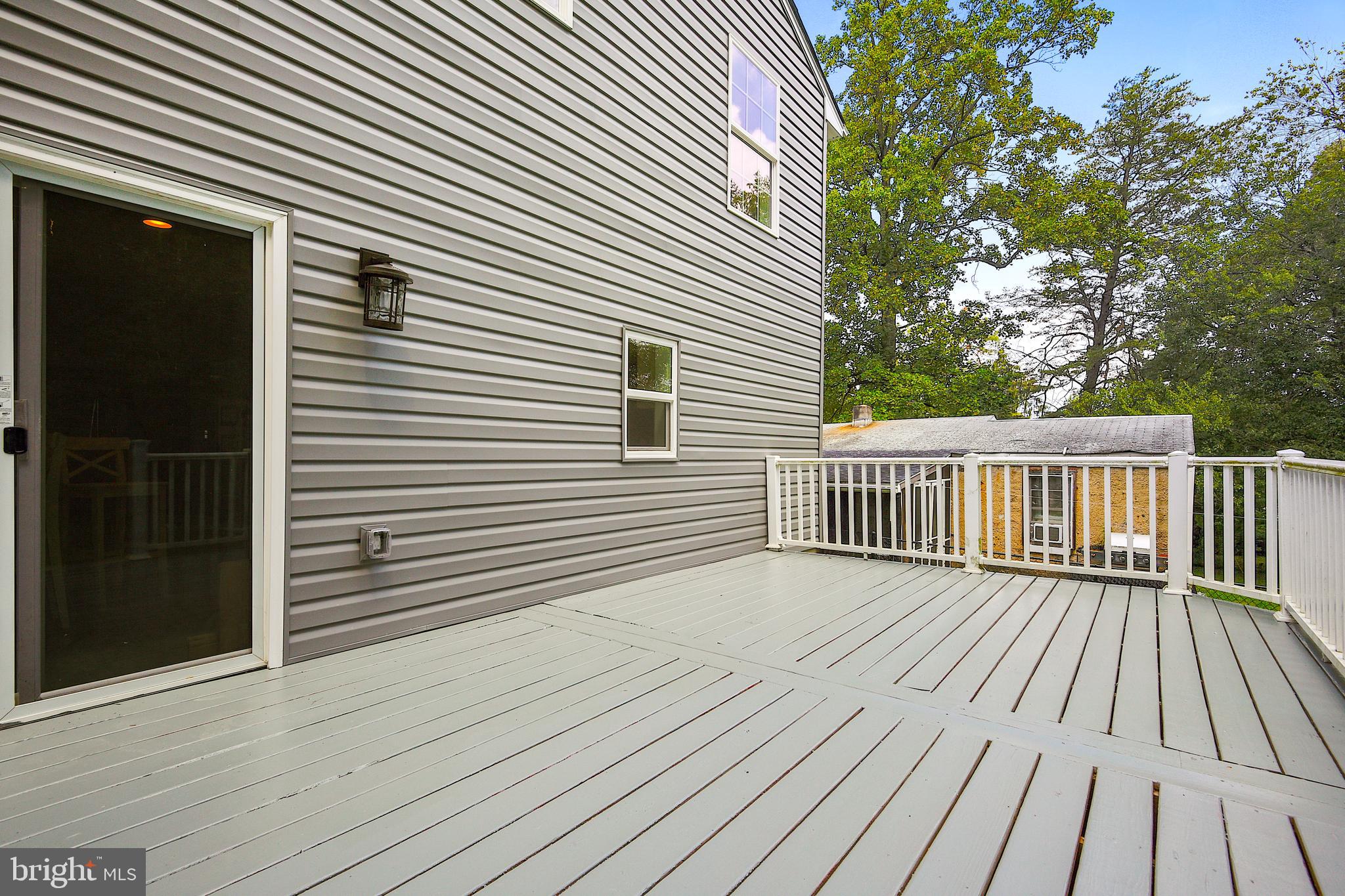 8017 Ridgely Oak Road Baltimore, MD 21234 - Photo 30 of 33