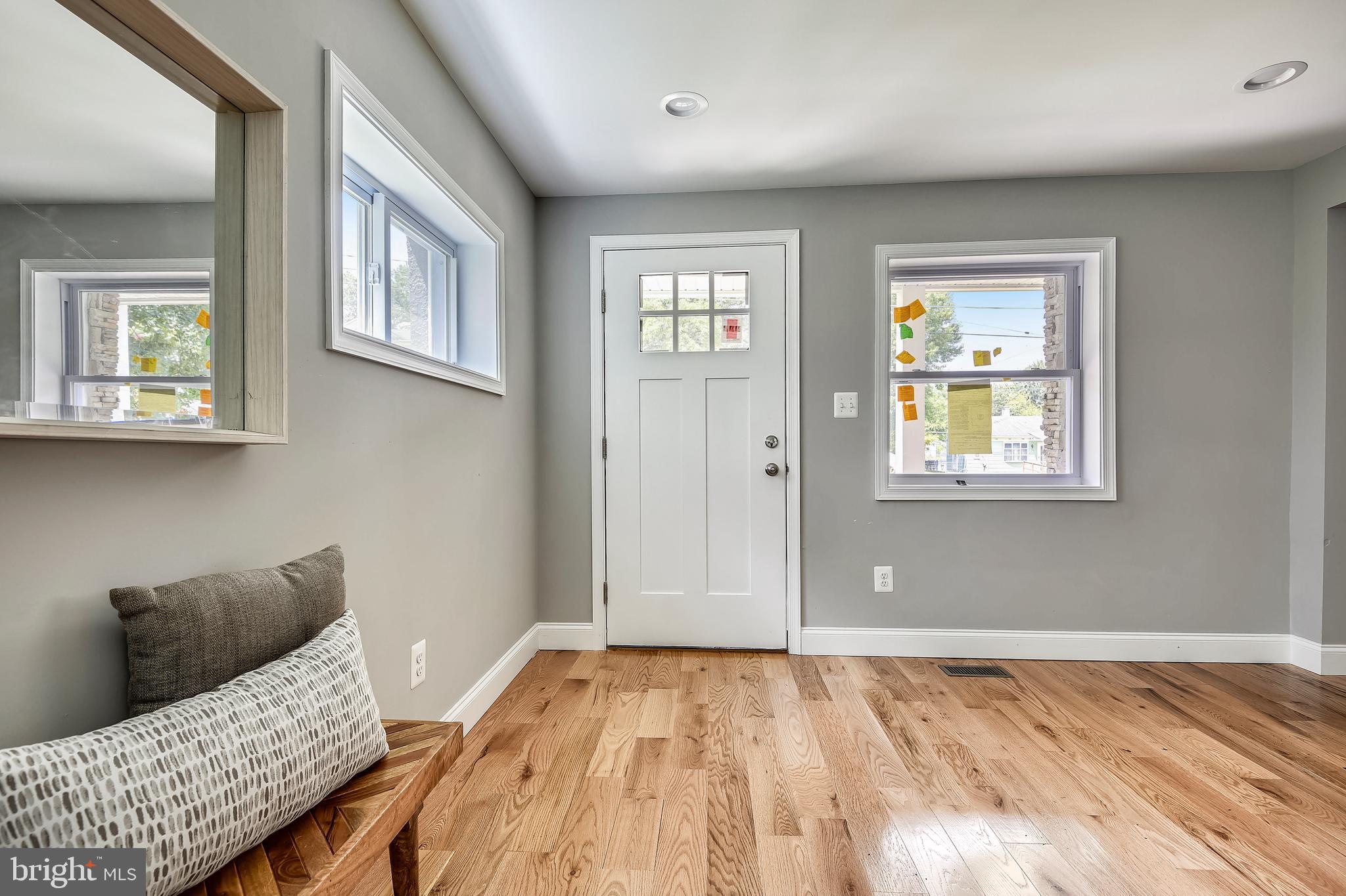 8017 Ridgely Oak Road Baltimore, MD 21234 - Photo 4 of 33