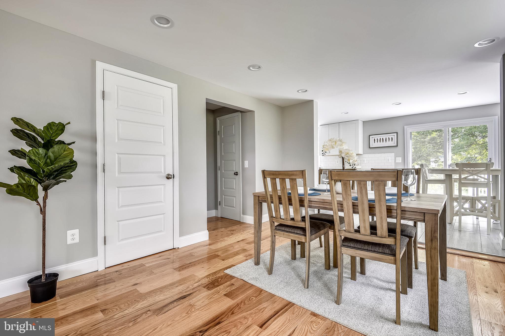 8017 Ridgely Oak Road Baltimore, MD 21234 - Photo 5 of 33