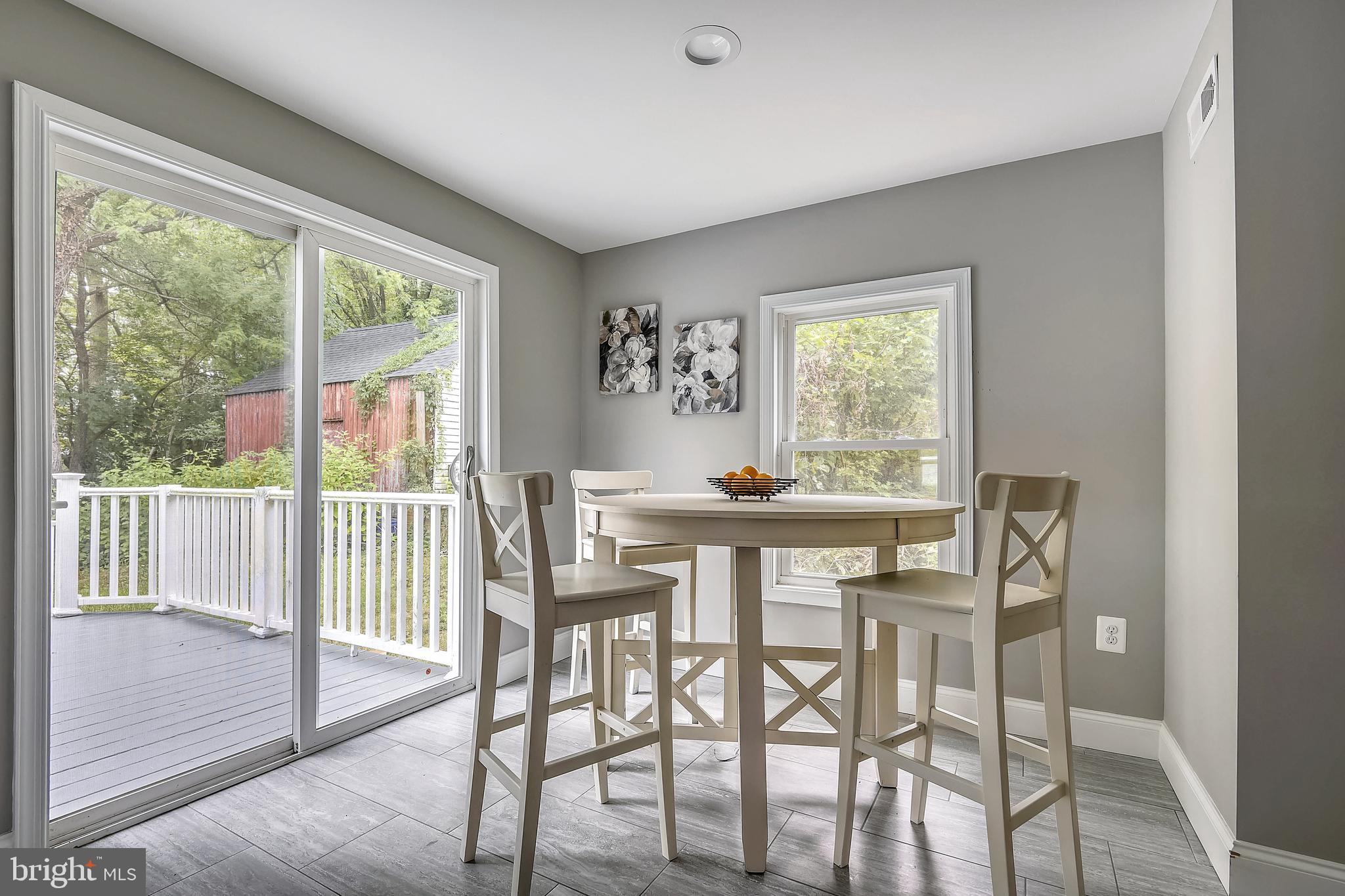 8017 Ridgely Oak Road Baltimore, MD 21234 - Photo 9 of 33