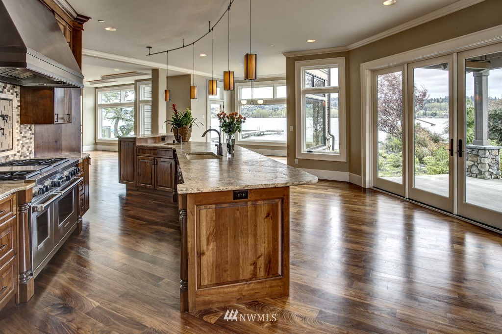 4458 Ferncroft Road Mercer Island, WA 98040 - Photo 4 of 15
