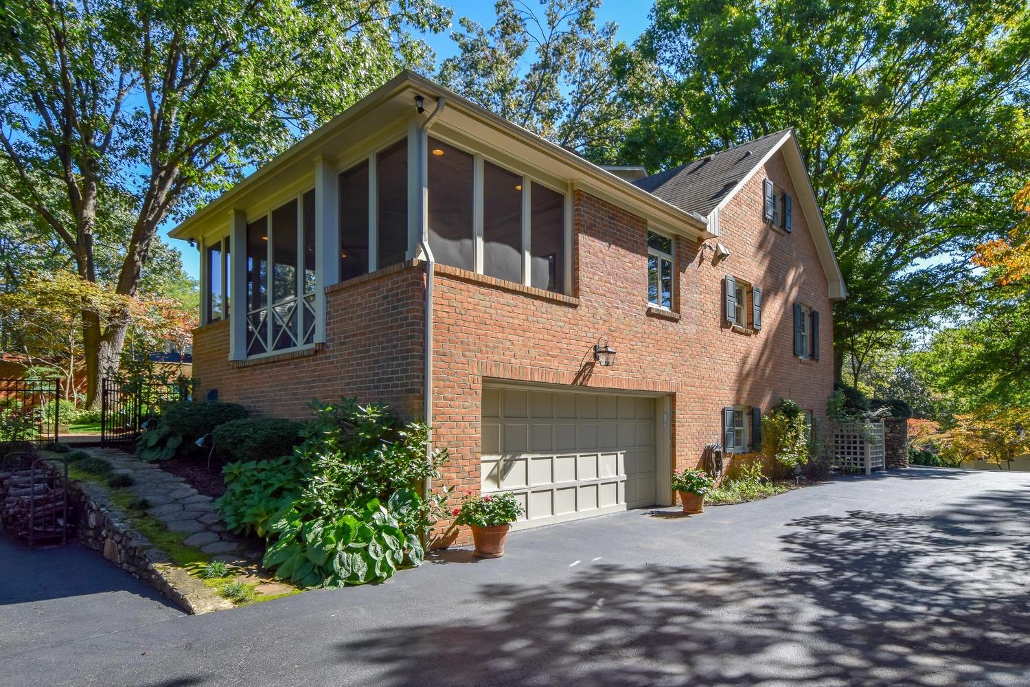 3719 Forest Road Roanoke, VA 24015 - Photo 8 of 112 3719 Forest Rd Roanoke VA-large-009-5-9-