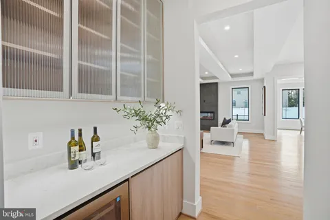 $2,447,000 | 7603 Burnside Court, Falls Church, VA 22043