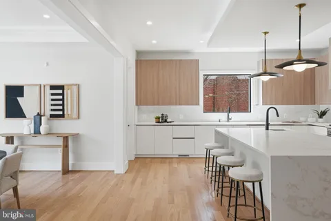 $2,447,000 | 7603 Burnside Court, Falls Church, VA 22043