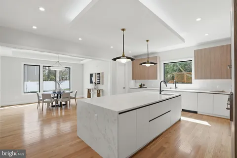 $2,447,000 | 7603 Burnside Court, Falls Church, VA 22043