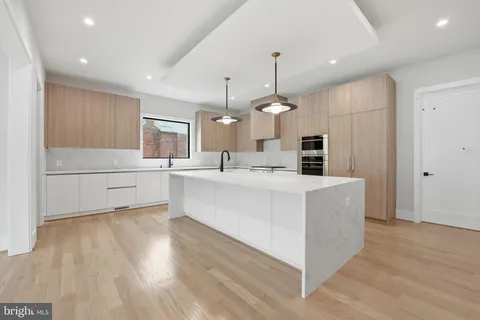 $2,447,000 | 7603 Burnside Court, Falls Church, VA 22043