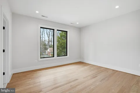 $2,447,000 | 7603 Burnside Court, Falls Church, VA 22043