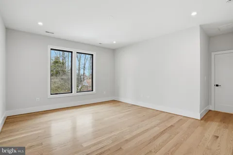 $2,447,000 | 7603 Burnside Court, Falls Church, VA 22043